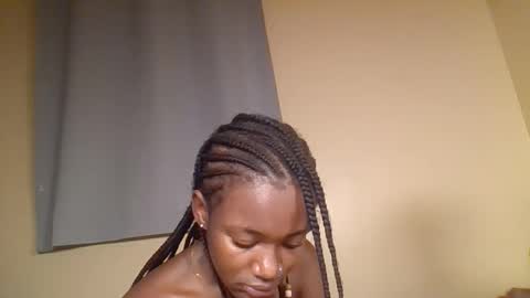 Snowie eyes online show from December 13, 10:15 pm