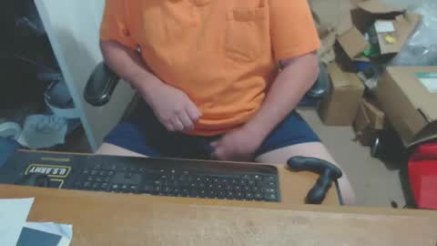 Snapshot of snwplwdrvr chatting on December 8, 6:39 pm snwplwdrvr online show from December 8, 6:39 pm