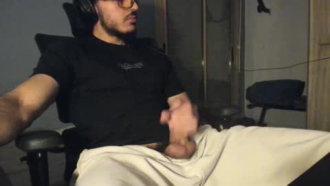 snxrzs online show from March 13, 9:54 pm