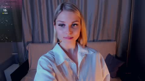 Snapshot of so__sweet chatting on February 2, 1:02 am Alice - Birthday Girl online show from February 2, 1:02 am
