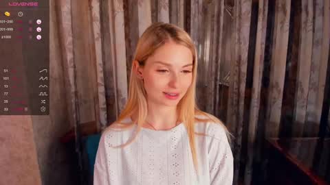 Snapshot of so__sweet chatting on March 9, 6:00 pm Alice - Birthday Girl online show from March 9, 6:00 pm