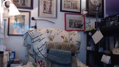 Snapshot of so_erotic_sub chatting on October 25, 6:32 am ImYourBitch online show from October 25, 6:32 am