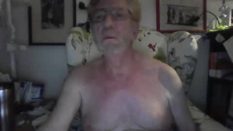 Snapshot of so_erotic_sub chatting on October 30, 3:19 am ImYourBitch online show from October 30, 3:19 am