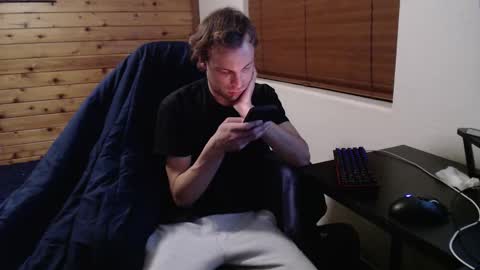 Snapshot of socalsmystery69 chatting on October 29, 7:32 am socalsmystery69 online show from October 29, 7:32 am