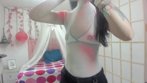 Snapshot of soffi_roberts chatting on January 16, 12:42 pm sofiia online show from January 16, 12:42 pm