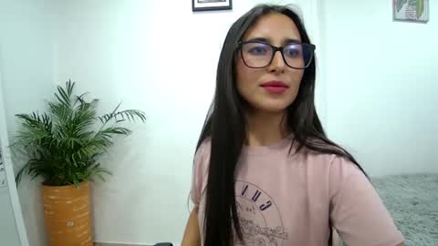 soffi_rousel_ online show from February 18, 11:19 pm
