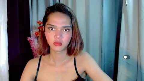 Snapshot of soffy_seductivexx chatting on February 2, 12:42 am open for pvt online show from February 2, 12:42 am