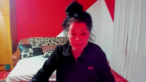 Snapshot of soffy_skye chatting on November 13, 7:51 am Soffy online show from November 13, 7:51 am