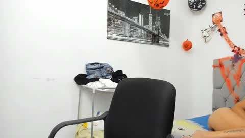 Snapshot of sofi_and_santy chatting on November 8, 1:50 am SOFI AND SANTY online show from November 8, 1:50 am