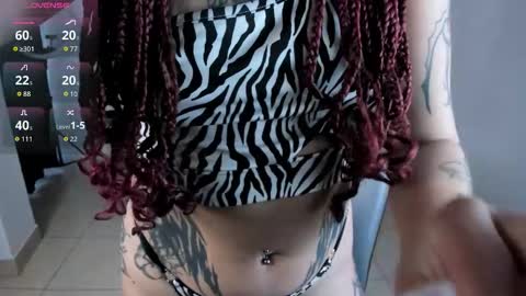 Snapshot of sofi_f_w chatting on November 17, 8:36 pm Sofi online show from November 17, 8:36 pm