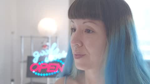 Sofi Mora online show from January 13, 2:00 pm