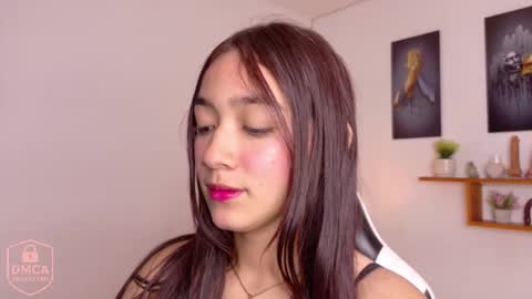 sofia_arango1107 online show from November 7, 6:52 pm