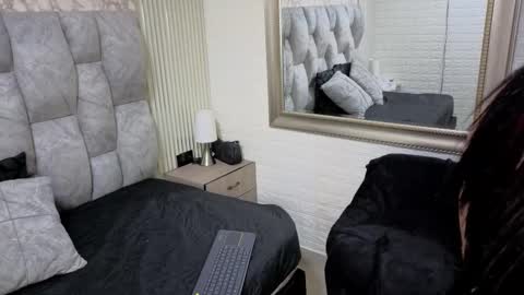 sofia gutierrez   online show from February 16, 10:50 pm