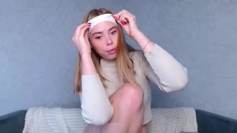 Sofia here online show from September 29, 12:27 am