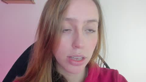 Snapshot of sofia_palacios_ chatting on December 17, 2:44 am online show from December 17, 2:44 am