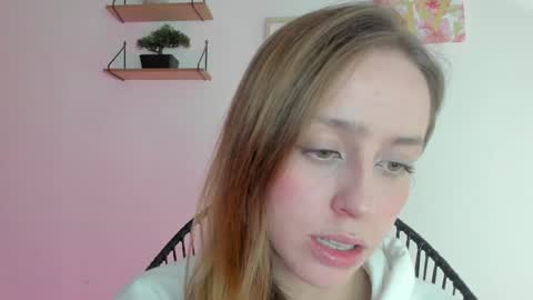 Snapshot of sofia_palacios_ chatting on December 22, 4:17 am online show from December 22, 4:17 am