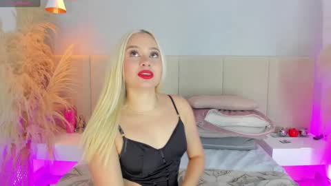 SOFIA PAMELA online show from September 28, 3:17 pm