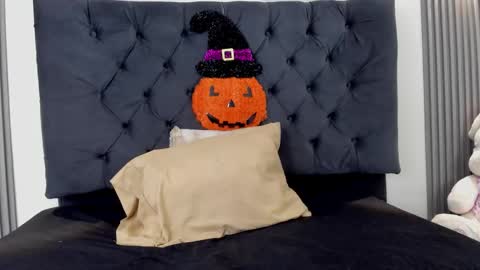 Snapshot of sofia_seduccion chatting on October 25, 11:51 am sofi online show from October 25, 11:51 am