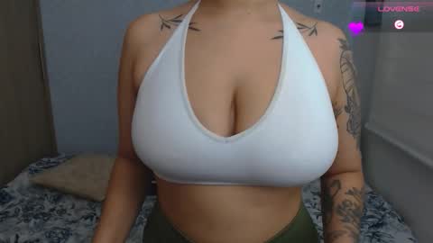 Snapshot of sofia_stonee1 chatting on October 26, 5:52 pm kanella valery online show from October 26, 5:52 pm