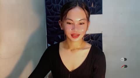 Snapshot of sofia_sweetheart18 chatting on November 8, 12:05 pm sofia_sweetheart18 online show from November 8, 12:05 pm