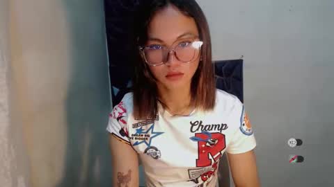 Snapshot of sofia_sweetheart18 chatting on November 11, 6:52 pm sofia_sweetheart18 online show from November 11, 6:52 pm