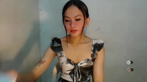 Snapshot of sofia_sweetheart18 chatting on December 3, 2:48 pm sofia_sweetheart18 online show from December 3, 2:48 pm