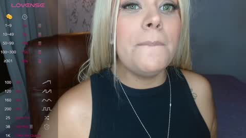 Snapshot of sofiaacortes chatting on December 17, 1:29 am Sofi cortes626 Ig online show from December 17, 1:29 am
