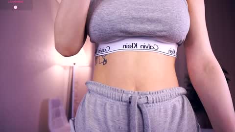 Hi My name is Sofia Welcome to my room Please thumbs up - its important online show from September 25, 6:39 am