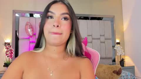 Snapshot of sofiacortez chatting on February 24, 6:04 pm Sofia online show from February 24, 6:04 pm