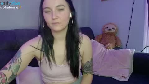 Snapshot of sofiafaerie chatting on December 13, 7:32 pm sofiafaerie online show from December 13, 7:32 pm