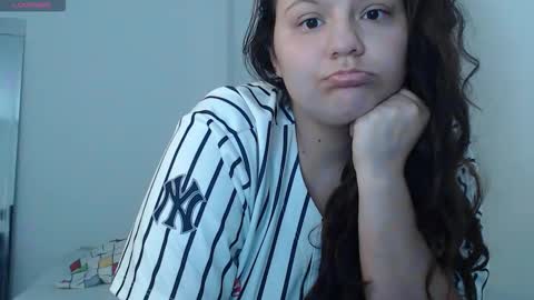 sofiamooon_ online show from December 22, 12:24 pm