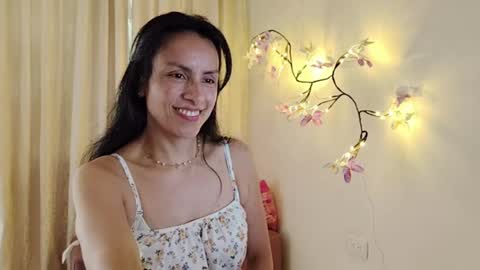Sofi Bella online show from May 17, 8:05 pm