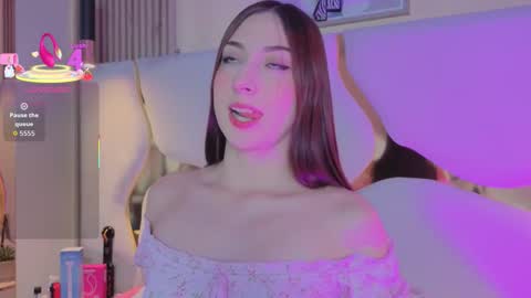 Snapshot of sofii_jones chatting on November 22, 6:51 pm sofii_jones online show from November 22, 6:51 pm