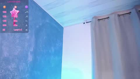 Snapshot of sofiia_grey_ chatting on December 21, 4:36 pm Sofi online show from December 21, 4:36 pm