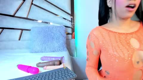 sofijohnsonx online show from February 9, 3:45 pm