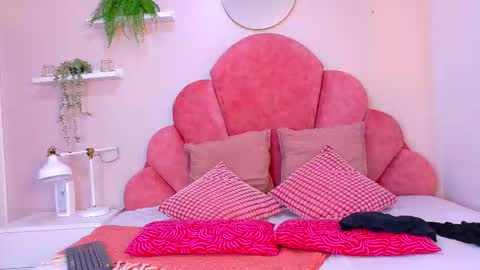 Snapshot of sofitheen__ chatting on December 14, 11:48 am SOFITEEN online show from December 14, 11:48 am