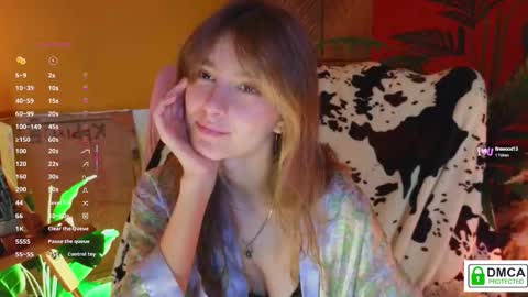 Snapshot of soft_animal chatting on September 13, 7:08 am E online show from September 13, 7:08 am