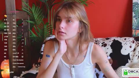 Snapshot of soft_animal chatting on September 14, 6:56 am E online show from September 14, 6:56 am