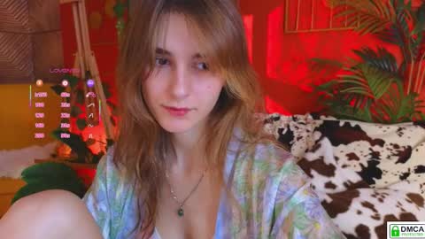 Snapshot of soft_animal chatting on October 11, 8:24 am E online show from October 11, 8:24 am