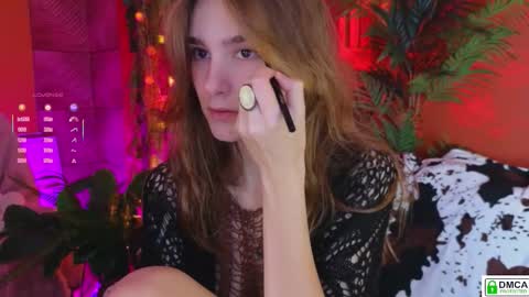 Snapshot of soft_animal chatting on October 28, 7:34 am E online show from October 28, 7:34 am