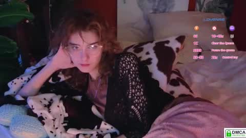 Snapshot of soft_animal chatting on January 14, 8:53 am E online show from January 14, 8:53 am