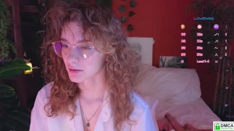 Snapshot of soft_animal chatting on January 17, 9:36 am E online show from January 17, 9:36 am