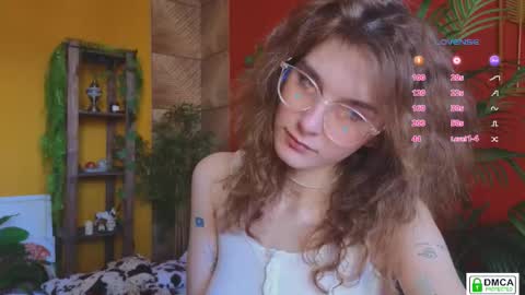 Snapshot of soft_animal chatting on February 1, 8:57 am E online show from February 1, 8:57 am