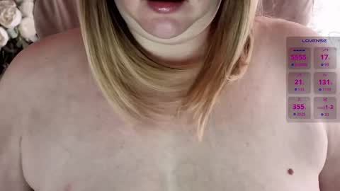 Snapshot of soft_body chatting on October 7, 1:19 pm Hi Im Sofia online show from October 7, 1:19 pm