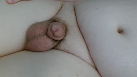 Snapshot of softenbyyy chatting on December 3, 9:46 pm chubby enby sissy online show from December 3, 9:46 pm