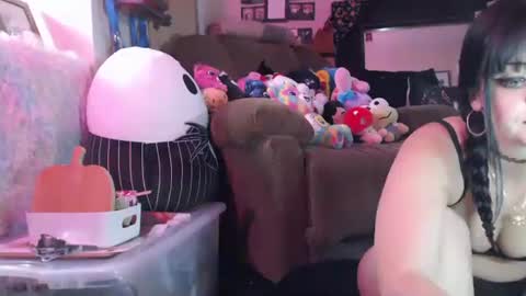 Snapshot of softgothprincess chatting on October 14, 4:35 am softgothprincess online show from October 14, 4:35 am