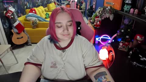 Snapshot of softie_sofy chatting on December 25, 8:40 am Sofie online show from December 25, 8:40 am