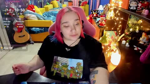 Snapshot of softie_sofy chatting on January 8, 5:05 pm Sofie online show from January 8, 5:05 pm