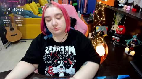 Snapshot of softie_sofy chatting on January 22, 2:15 am Sofie online show from January 22, 2:15 am
