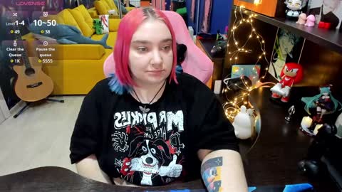 Snapshot of softie_sofy chatting on January 22, 5:16 am Sofie online show from January 22, 5:16 am